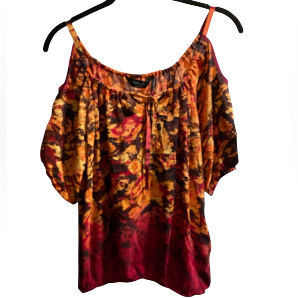 Guess by Marciano Floral Print Cold Shoulder Top with Elastic Hem